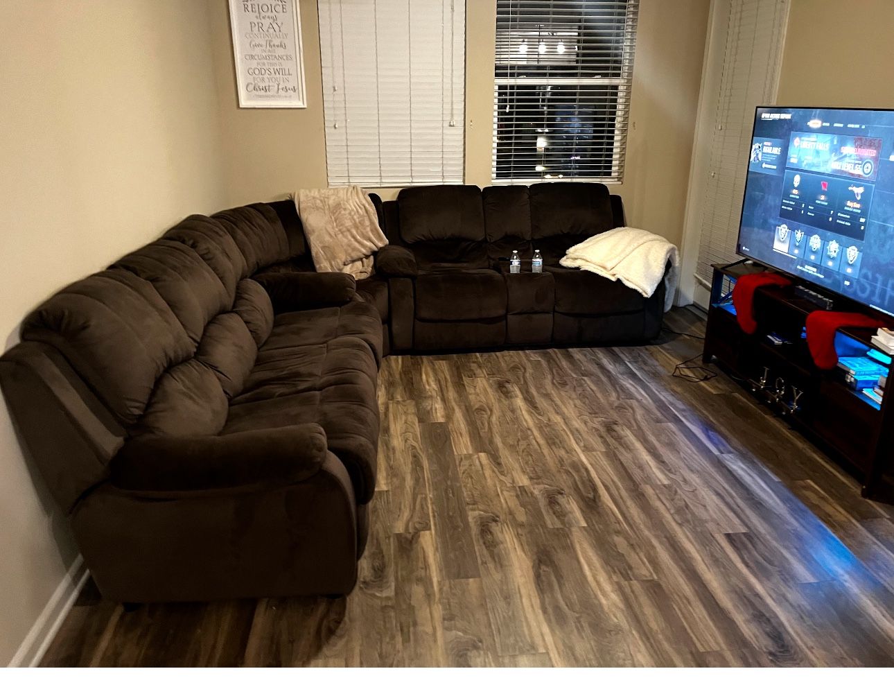 Beautiful And Comfortable 3 Piece Couch Recliners And Pull Out Bed! OPEN TO OFFERS