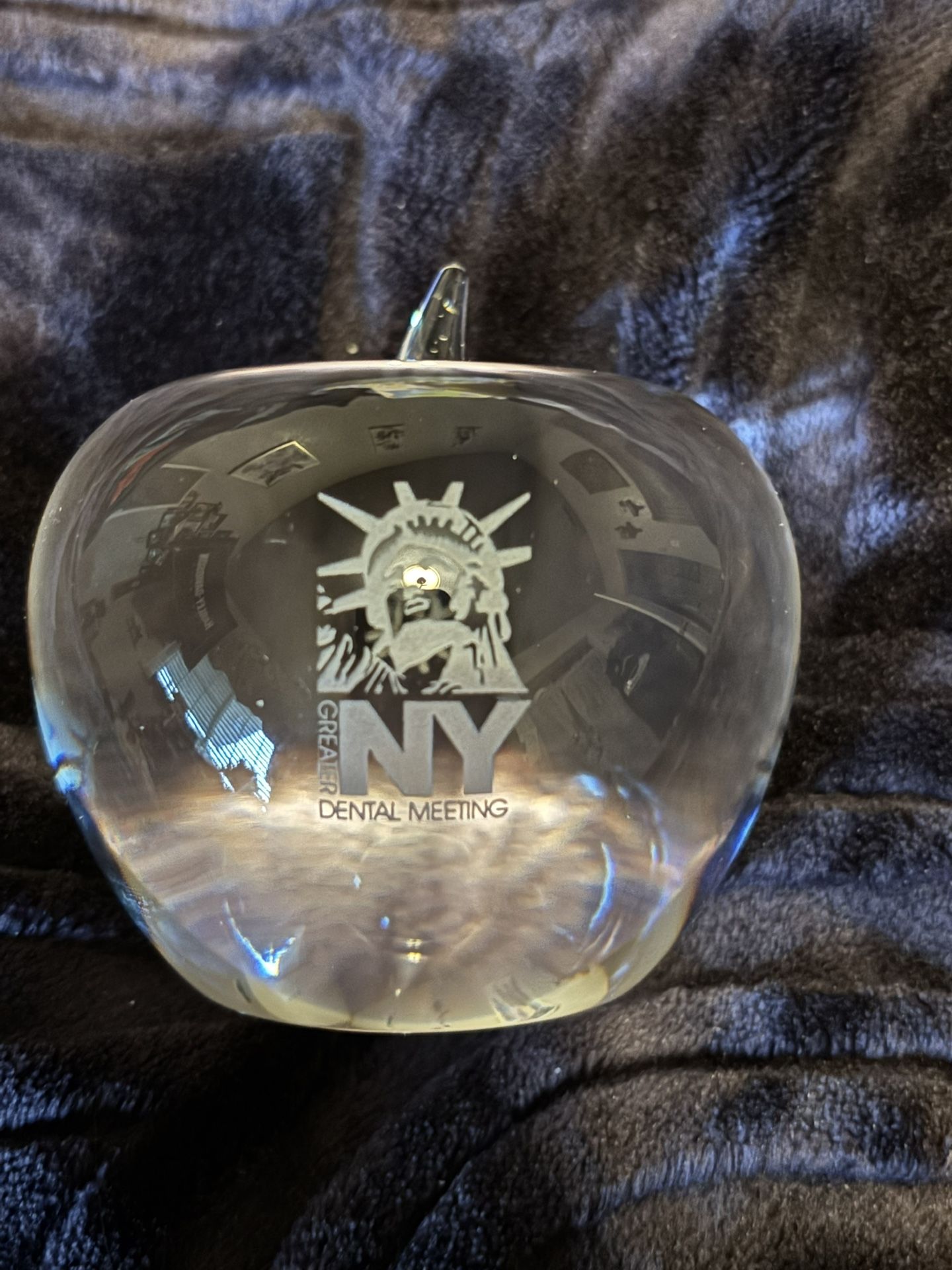 TIFFANY & CO Crystal apple paperweight