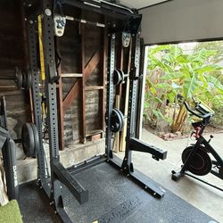 Body Solid Squat Rack - Professional Grade 