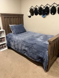 Twin Bed w/mattress