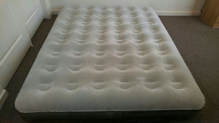 Queen Coleman single high air mattress
