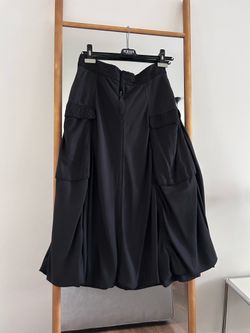 DKNY Midi women’s  silk skirt Sz 10