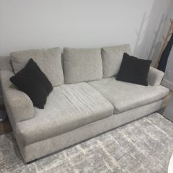 Living Spaces - Athens || 91" Sofa