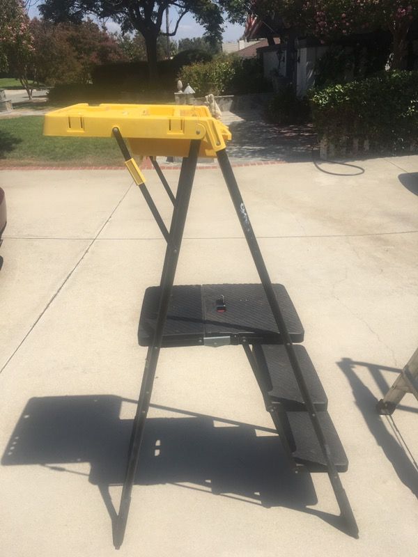Cosco 3 step painters platform ladder for Sale in Rancho Cucamonga, CA