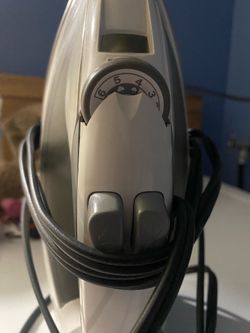 BLACK & DECKER IRON
