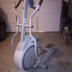 Schwinn 420 Elliptical 
