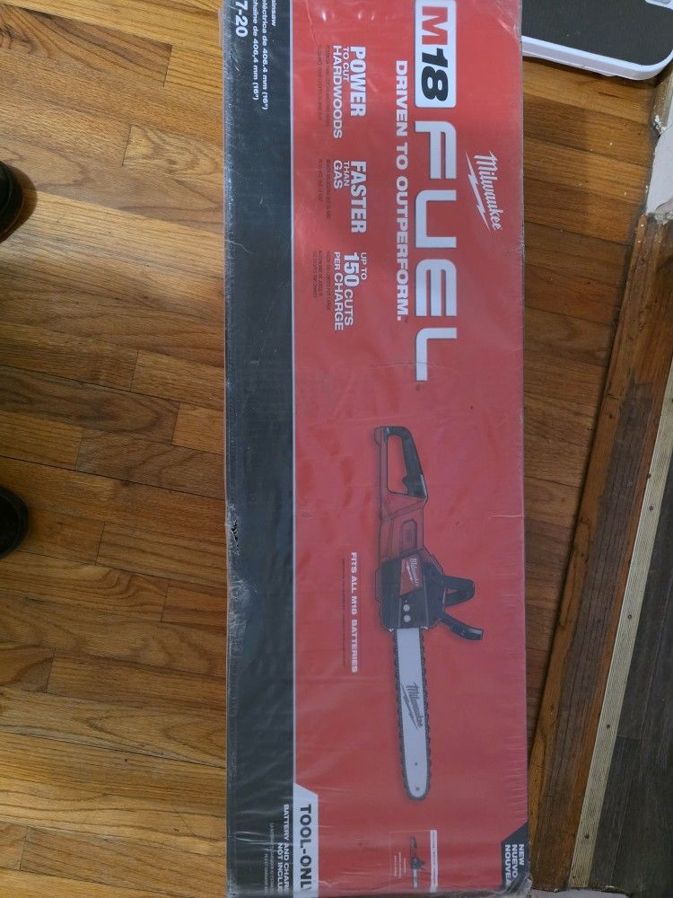 Milwaukee 16" Chainsaw