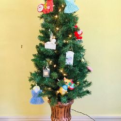 Christmas Tree & Decoration
