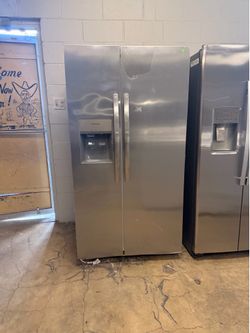 Frigidaire side by side refrigerator