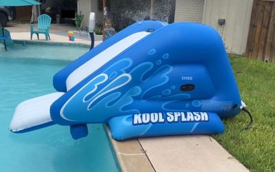 Inflatable pool slide