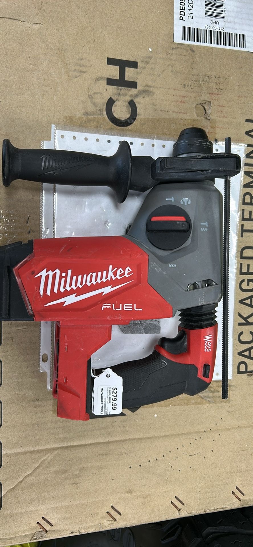 Milwaukee Rotary Hammer ( Hablamos Espanol )