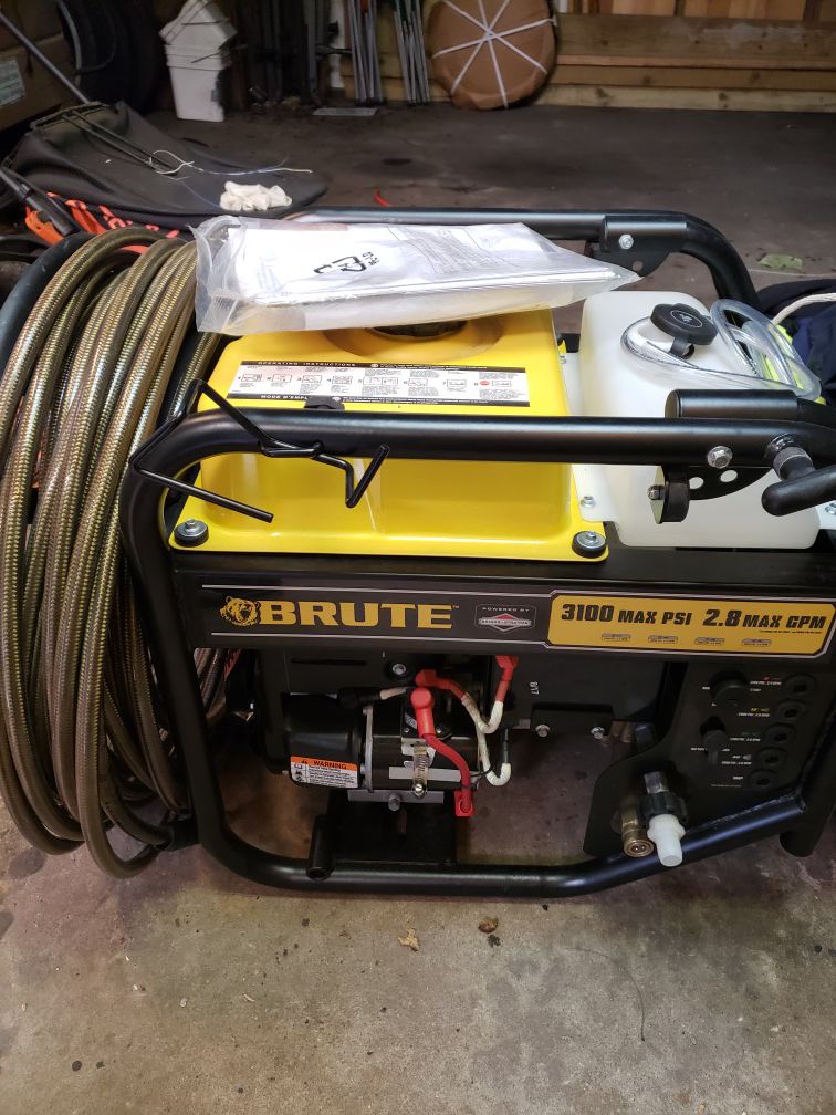"New" Brute pressure washer with water tank INCLUDED 500$