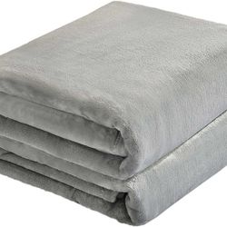 Flannel Fleece Microfiber Throw Blanket, Luxury Grey King Size Lightweight Cozy Couch Bed Super Soft and Warm Plush Solid Color 350GSM 108 x 90 in