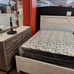 Full Bed Dresser And Mirror 