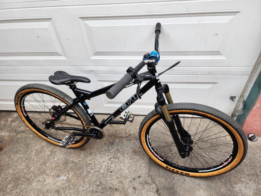 Evil D.O.C Hardtail Dirt Jumper Mountain Bike