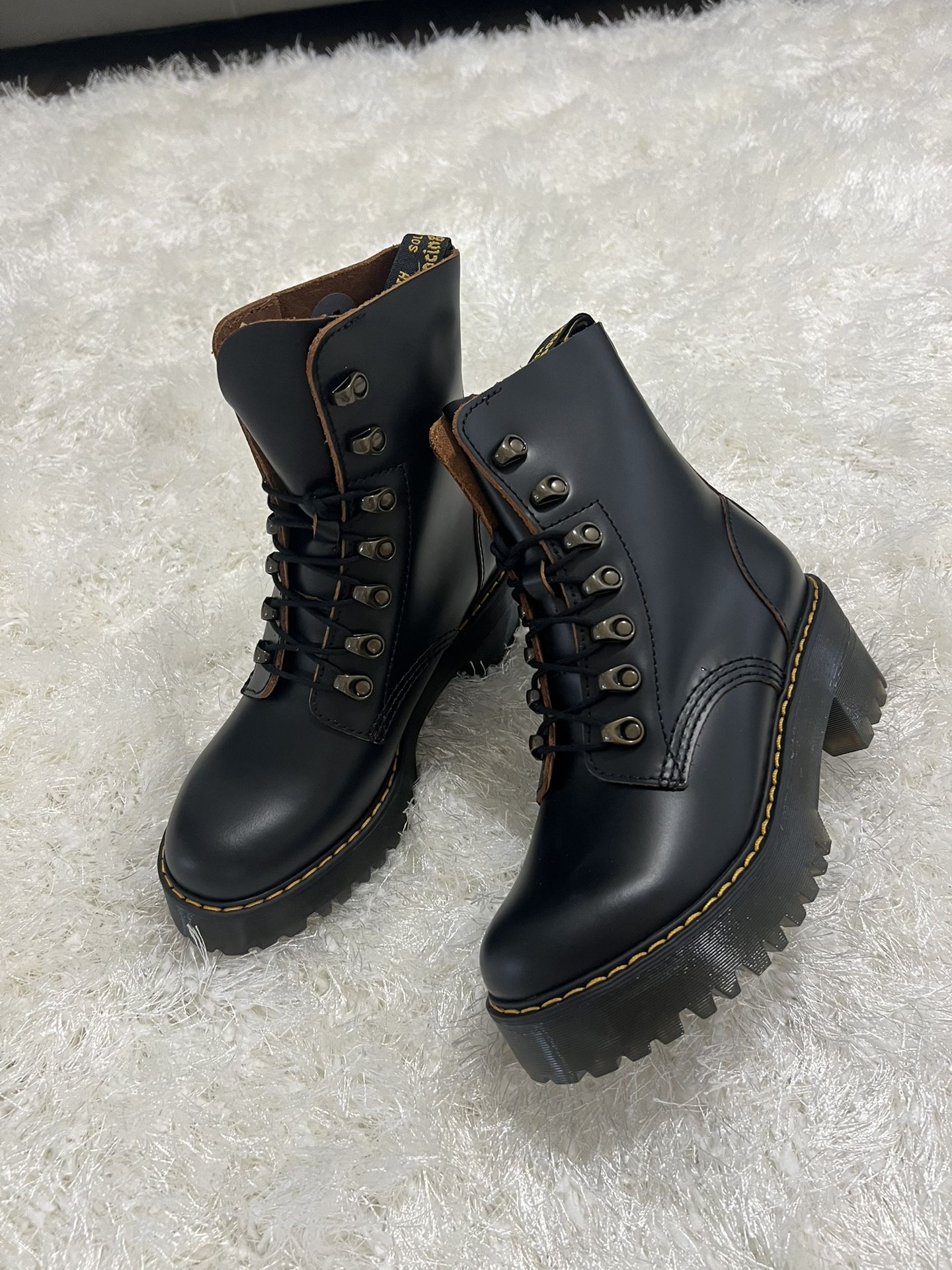 Martens womens Leona Leather Heeled Boot