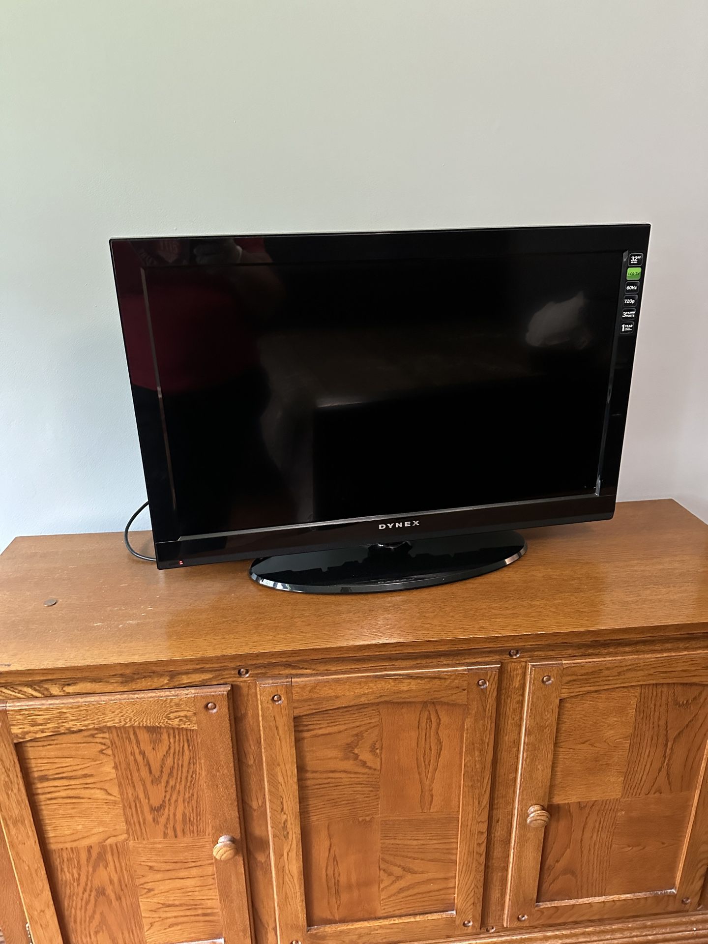 Tv w Tv Stand