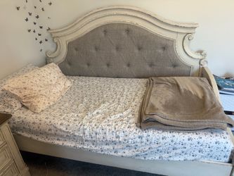Twin bedroom set