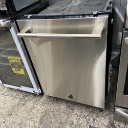 JennAir Stainless Steel Dishwasher 24”