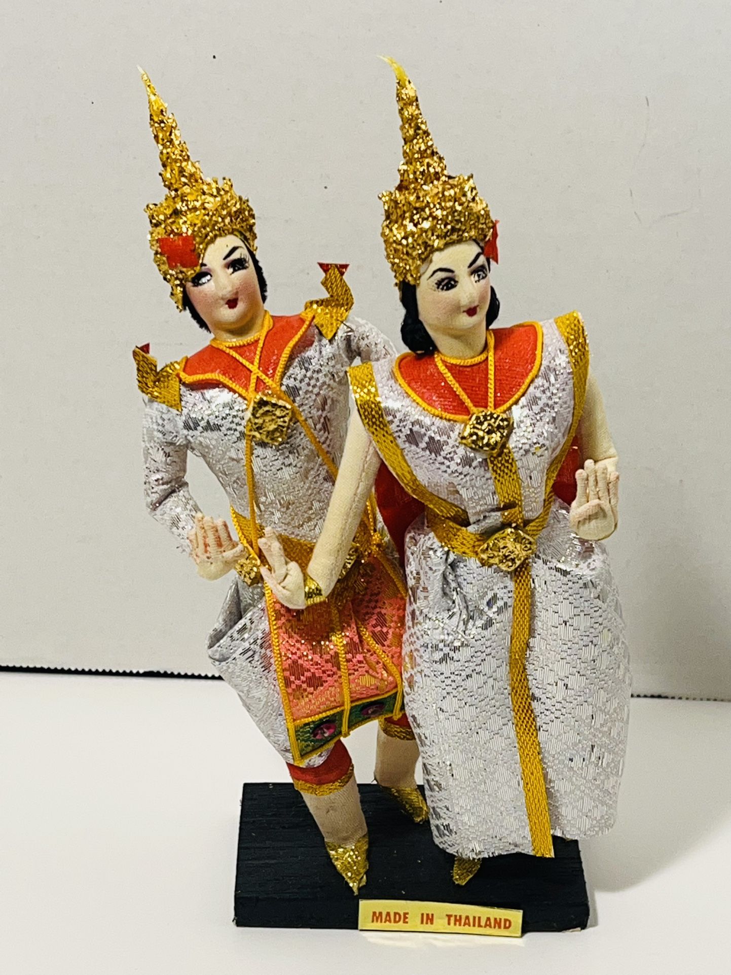 Vintage Thai Dancer Dolls Pair in Traditional Costume In Excellent Condition