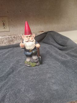 7" resin gnome figure