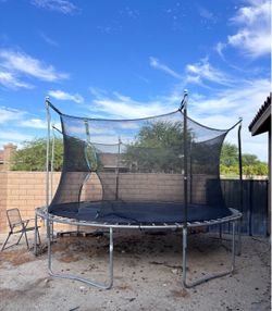 Large Trampoline with net