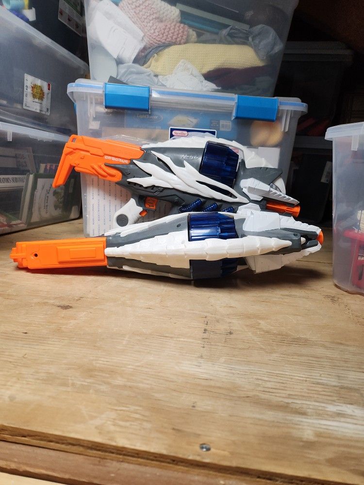 NERF Alien Menace Incisor Blaster