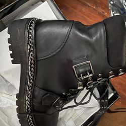 Boots Size 8/9