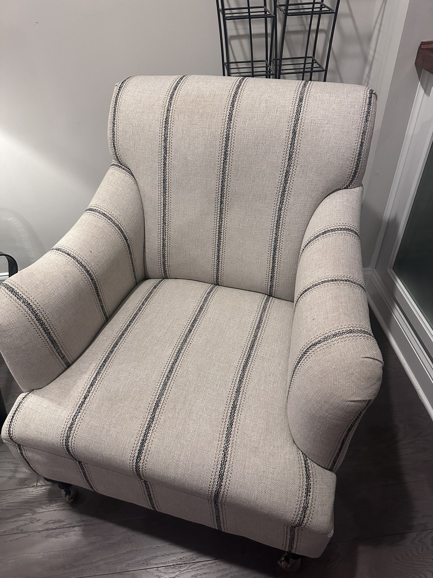 Living Room W/Bonus Chair
