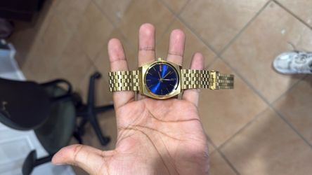 Nixon watch