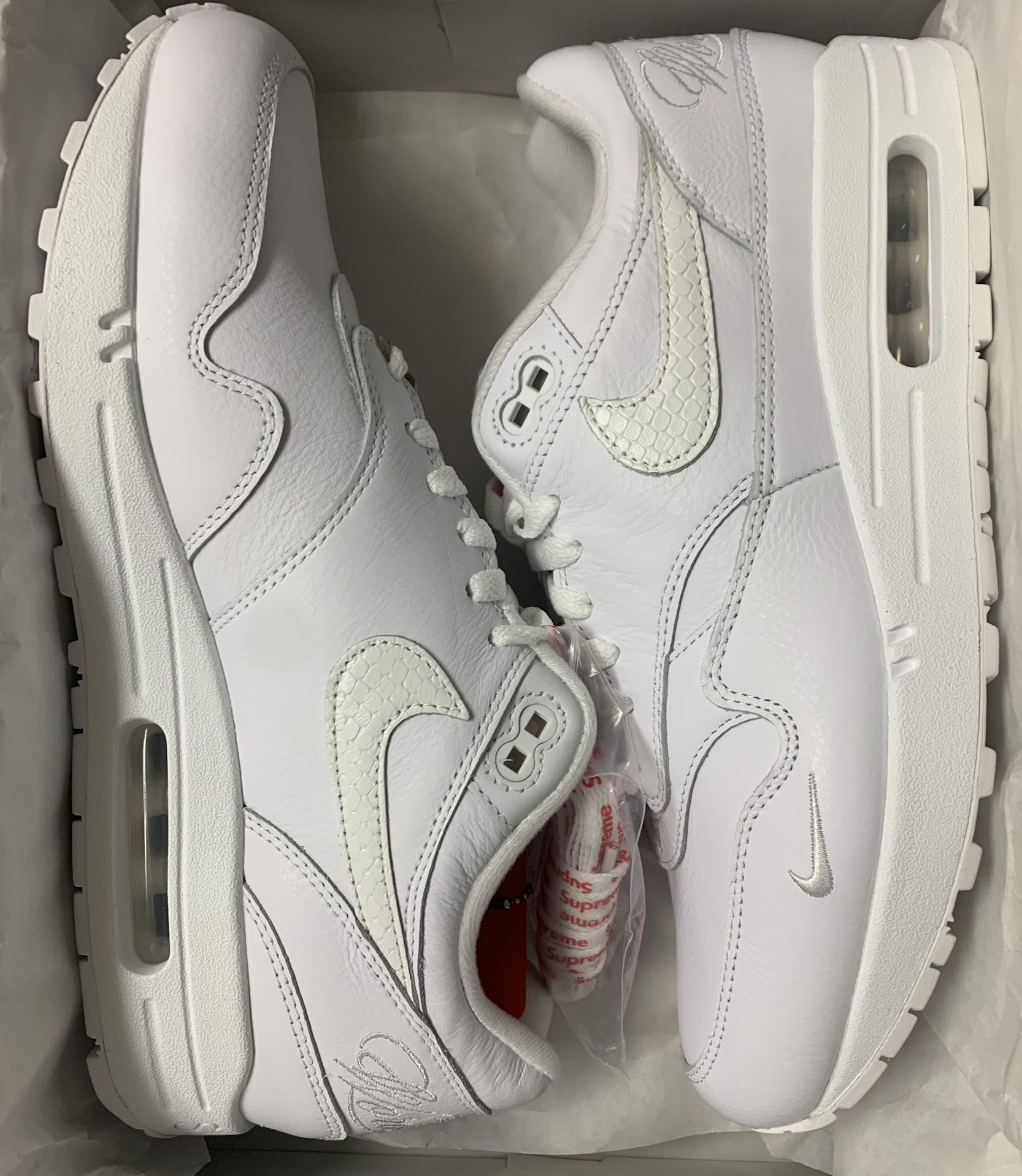 Supreme x Nike Air Max 1 Triple White Size 9.5