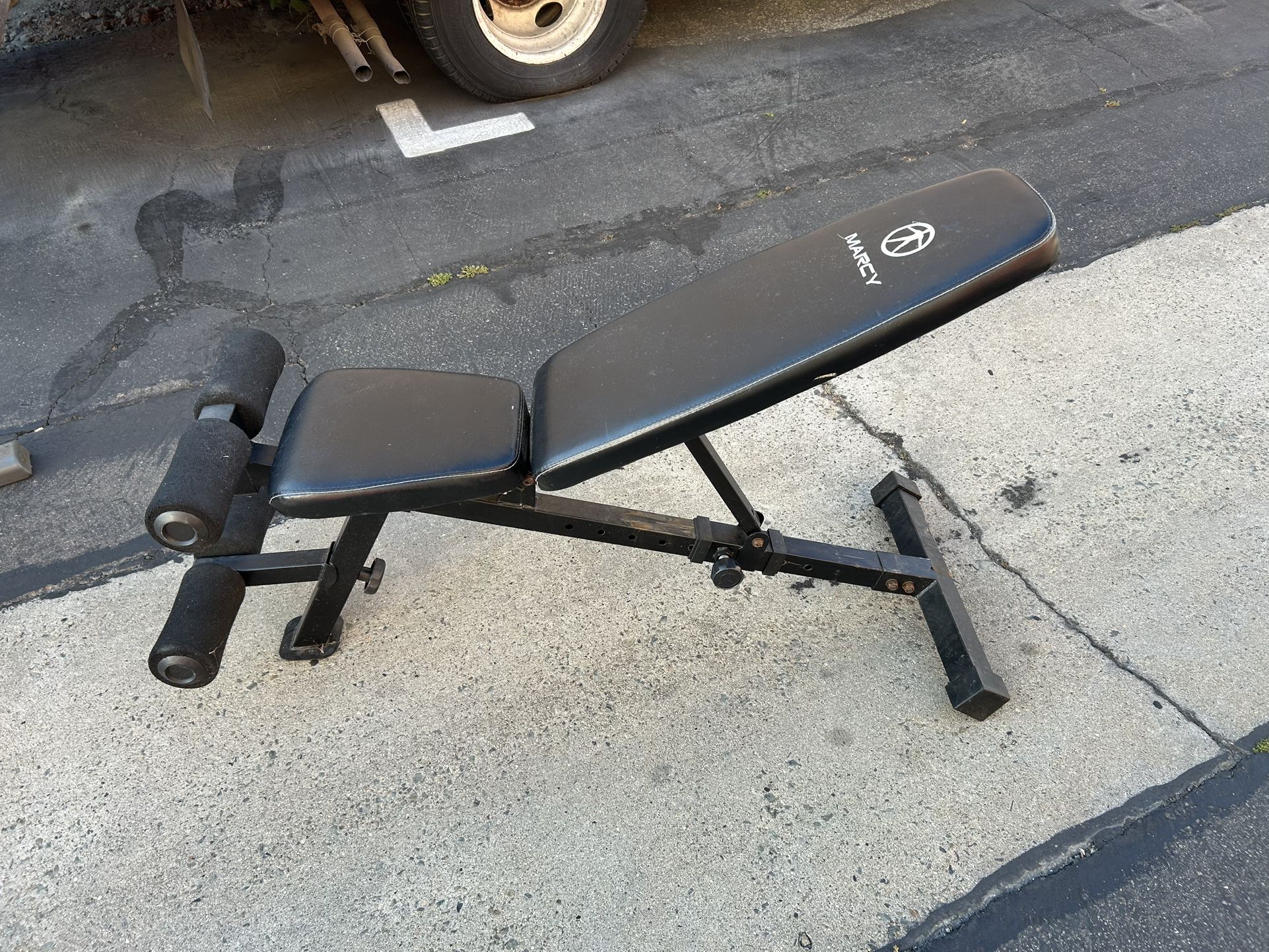Weight Bench 