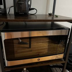 Barely Used GE Microwave (with box!)