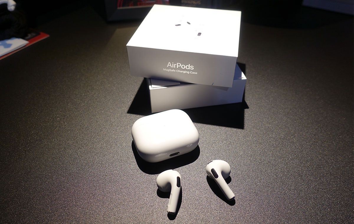Apple AirPods 3rd Gen (NEGOTIABLE)