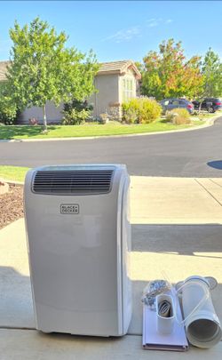 Like New Black & Decker Portable AC