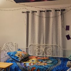 BEAUTIFUL  BED TWIN FROM JAPAN.