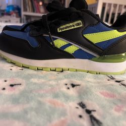 Reebok Tennis Shoes Size 13 (boys) 
