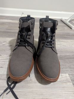 Men's gray boots size 8