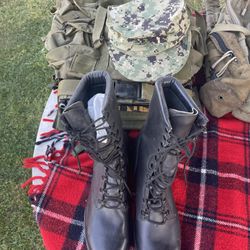 Boot Size 10 Hat, Size 7 1/4. For Men