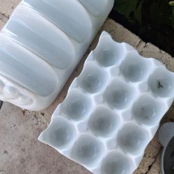 Glass egg holder and tacos