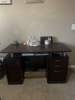 Dark Brown Computer Desk with Storage – Excellent Condition