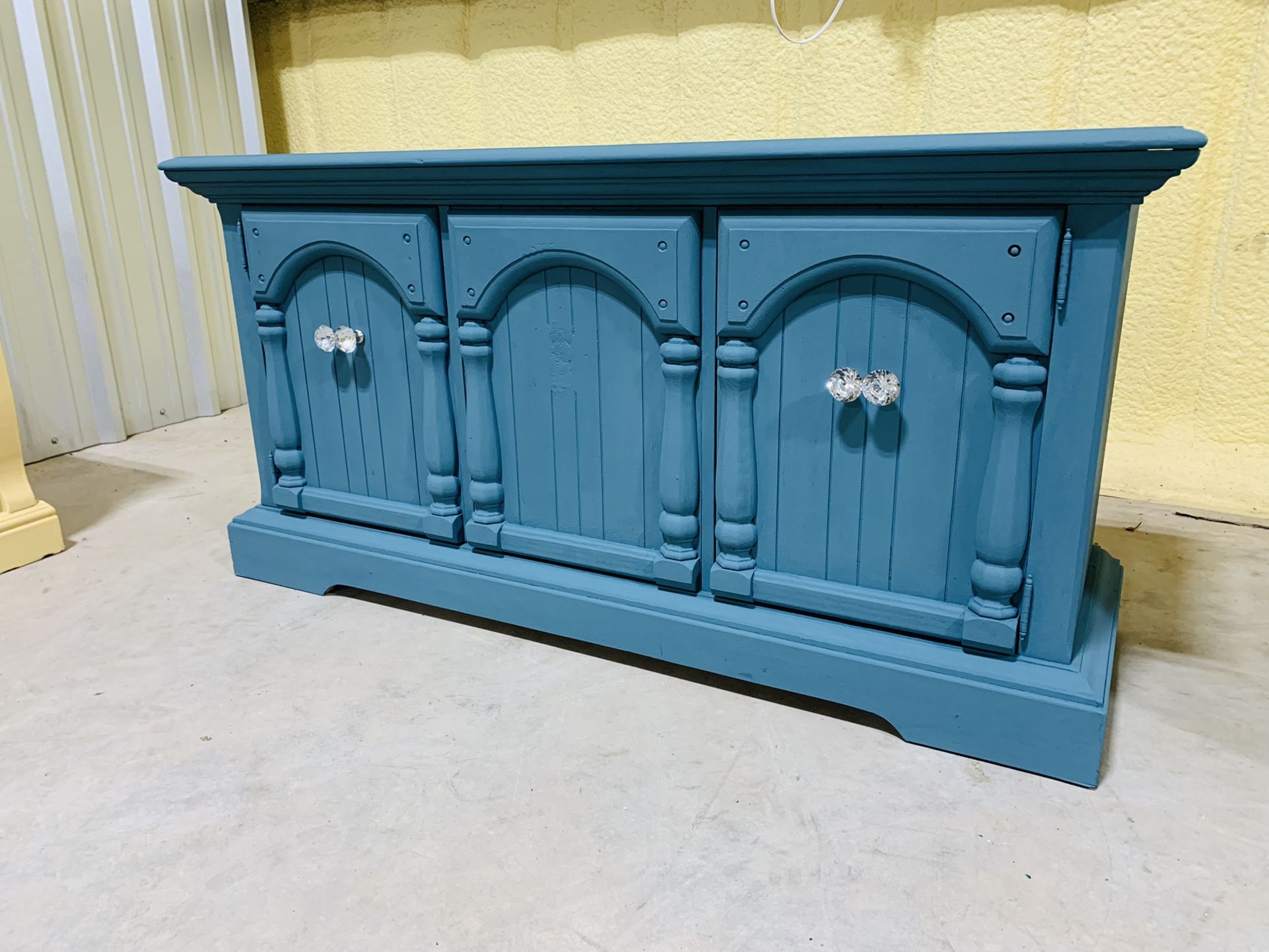 CUSTOM ENTERTAINMENT CENTER