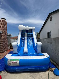 Wave waterslide