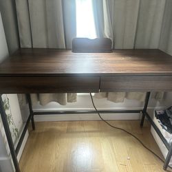 WOOD DESK WITH BUILT IN USB