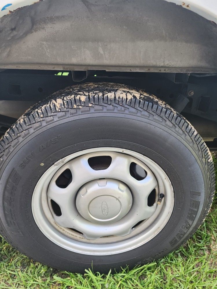 Ford F150 Steel Wheels Tires 245/70/R17