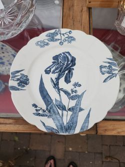 Set Of 4 Velten-Vordamm Iris Plates