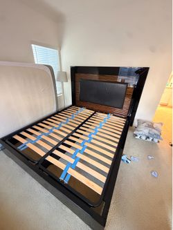 Modern High-Gloss Bedroom Set - Nicole milker - Bed Frame and Two Dressers