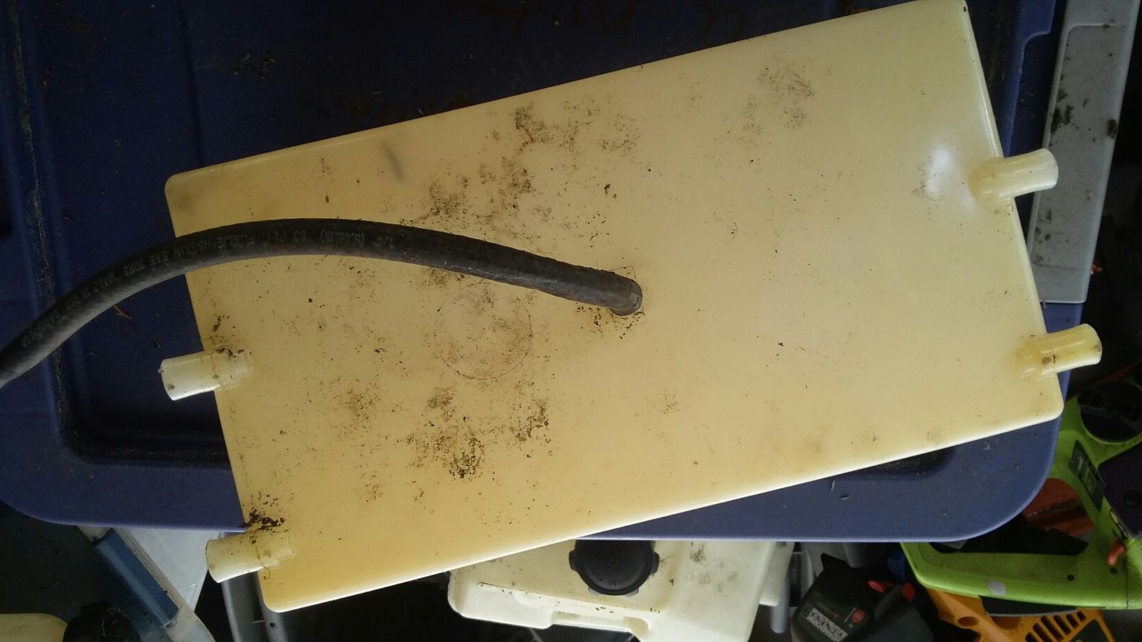 Murray gas tank for a Murray riding lawn mower for Sale in Kissimmee