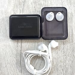 Never User - Ear Phone