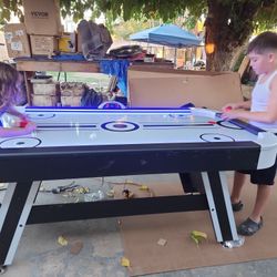 air hockey table